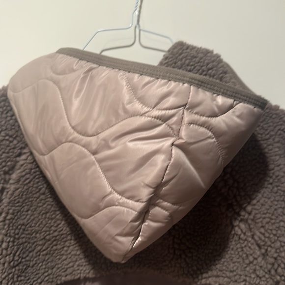 Nike jacket - Picture 3 of 4